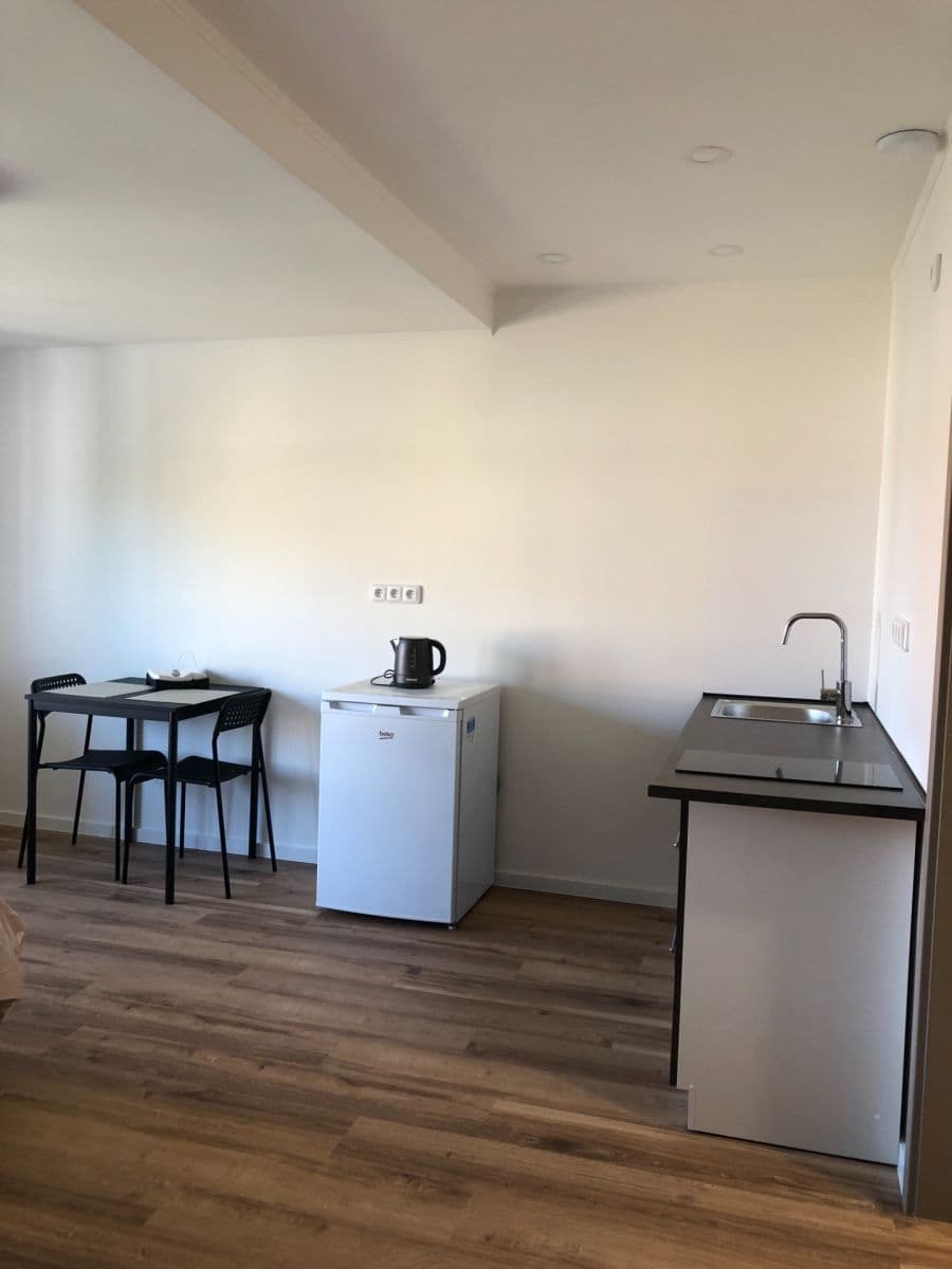 Pronájem bytu 1+kk 28 m², Bělohorská, Praha, Praha Pronájem bytu 1+kk 28 m², Bělohorská, Praha, Praha