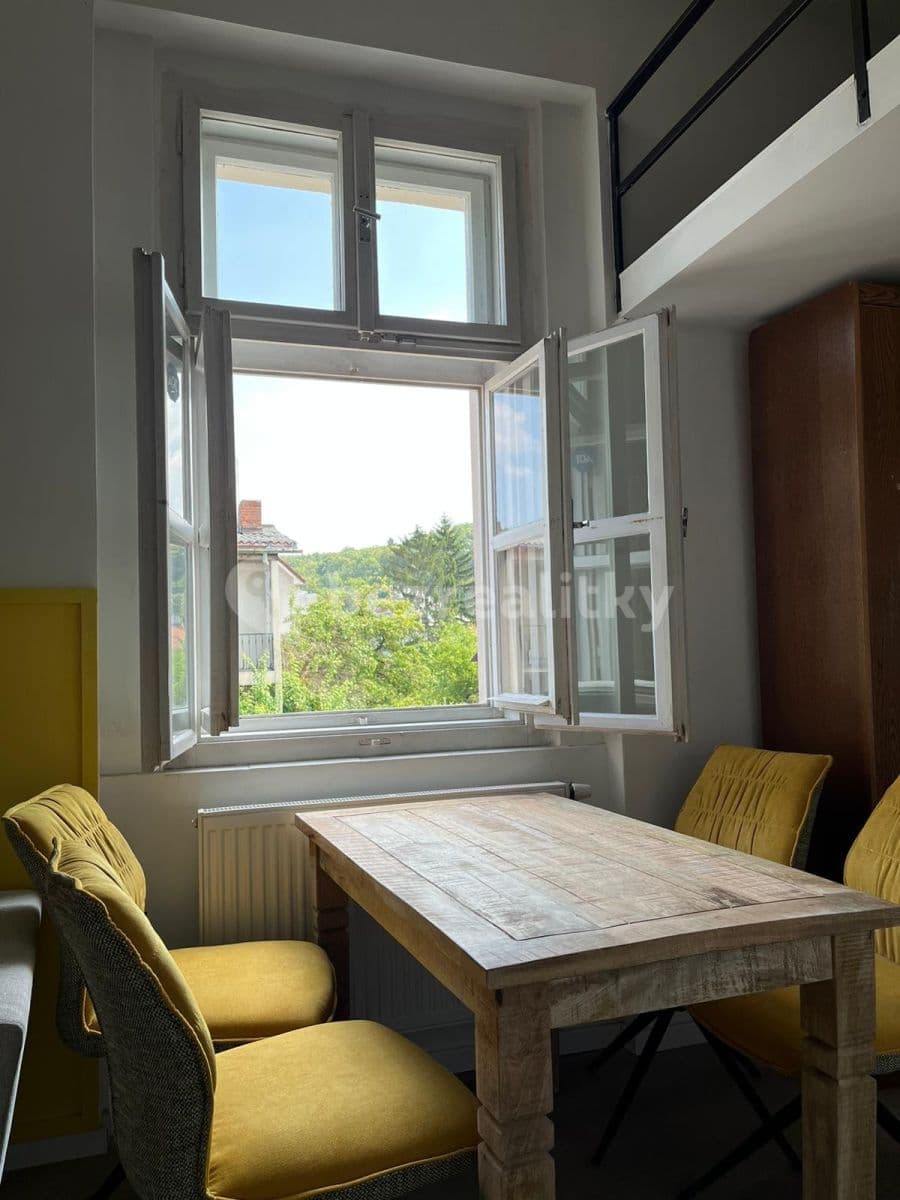 Pronájem bytu 1+kk 28 m², U Pekařky, Praha, Praha Pronájem bytu 1+kk 28 m², U Pekařky, Praha, Praha