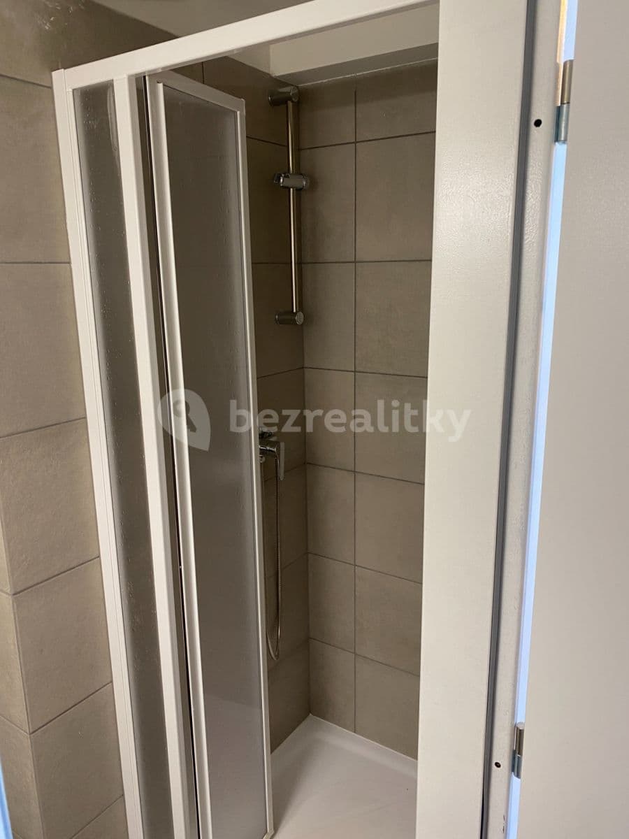 Pronájem bytu 1+kk 28 m², U Pekařky, Praha, Praha Pronájem bytu 1+kk 28 m², U Pekařky, Praha, Praha