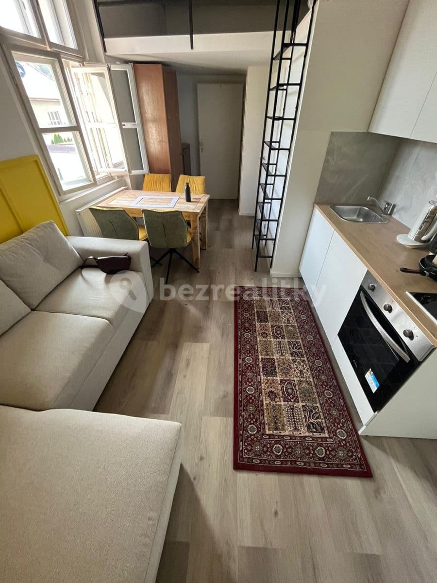 Pronájem bytu 1+kk 28 m², U Pekařky, Praha, Praha Pronájem bytu 1+kk 28 m², U Pekařky, Praha, Praha