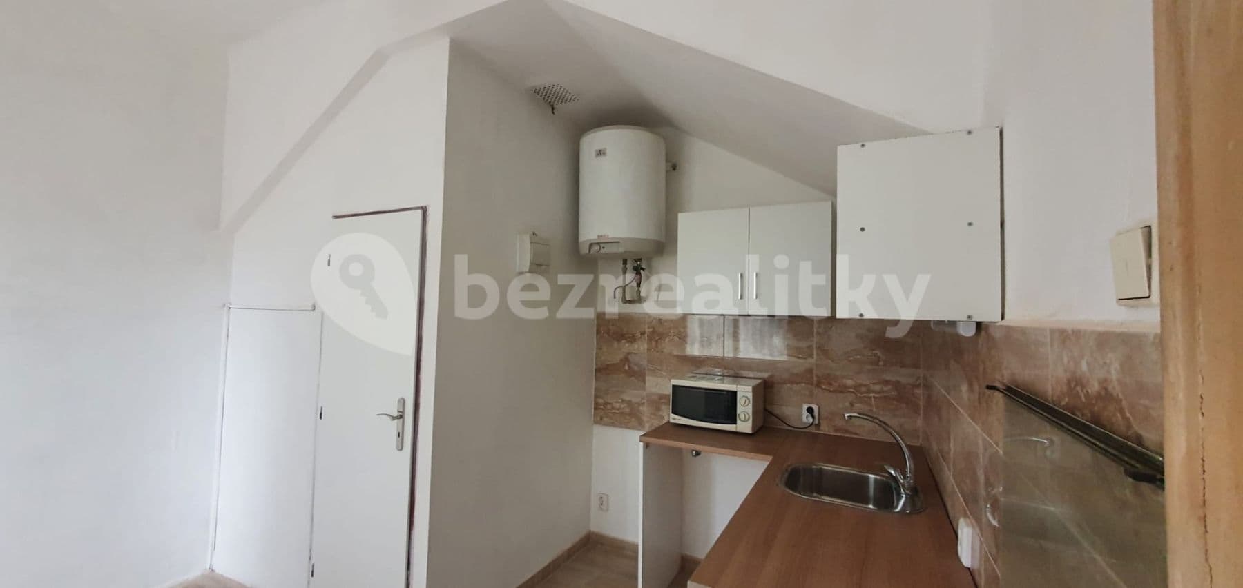 Pronájem bytu 1+1 44 m², Nad Malým mýtem, Praha, Praha Pronájem bytu 1+1 44 m², Nad Malým mýtem, Praha, Praha