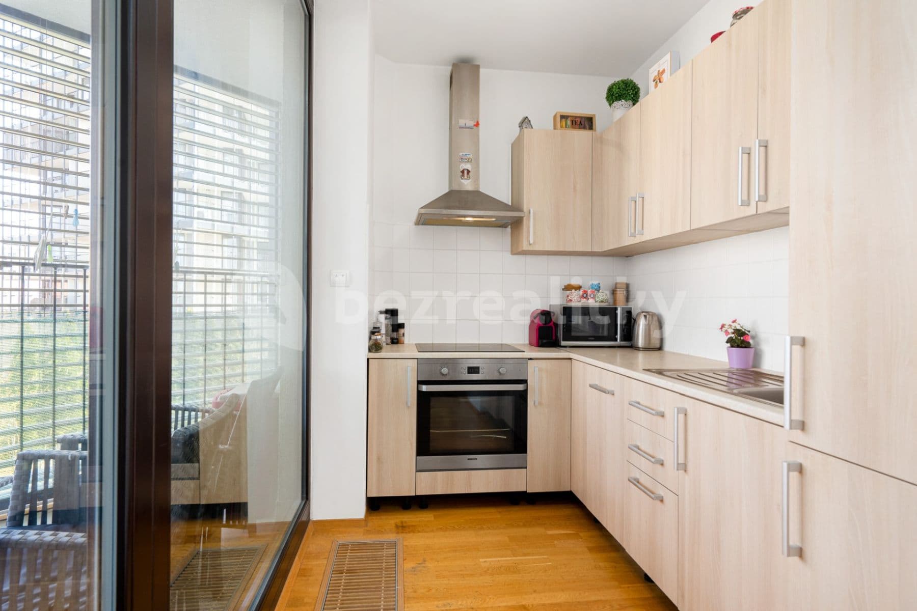 Pronájem bytu 1+kk 40 m², Malešická, Praha, Praha Pronájem bytu 1+kk 40 m², Malešická, Praha, Praha