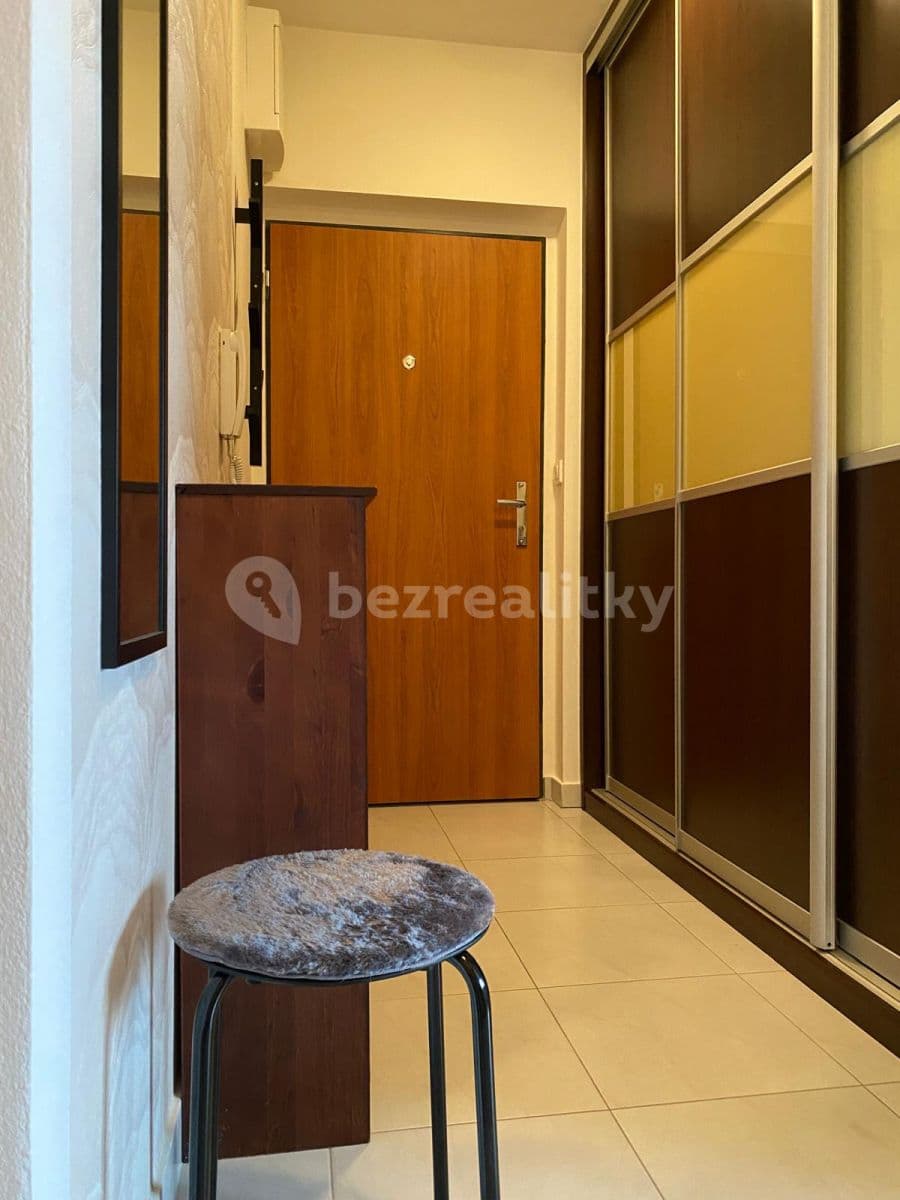 Pronájem bytu 1+kk 38 m², V Osikách, Praha, Praha Pronájem bytu 1+kk 38 m², V Osikách, Praha, Praha