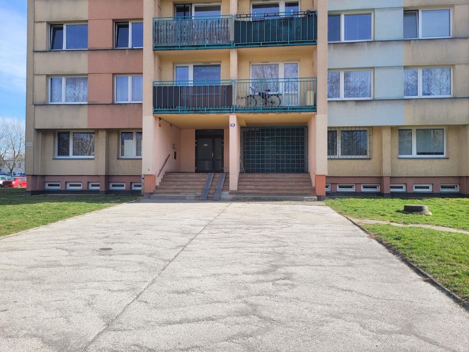 Pronájem kanceláře 32 m², Okružní, Orlová, Moravskoslezský kraj Pronájem kanceláře 32 m², Okružní, Orlová, Moravskoslezský kraj