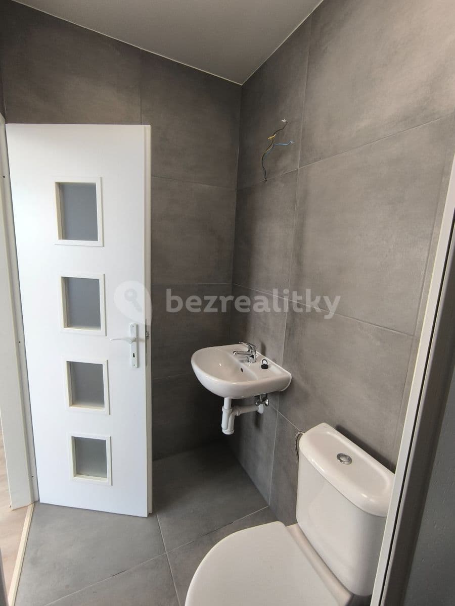 Pronájem bytu 1+kk 20 m², Jasmínová, Praha, Praha Pronájem bytu 1+kk 20 m², Jasmínová, Praha, Praha