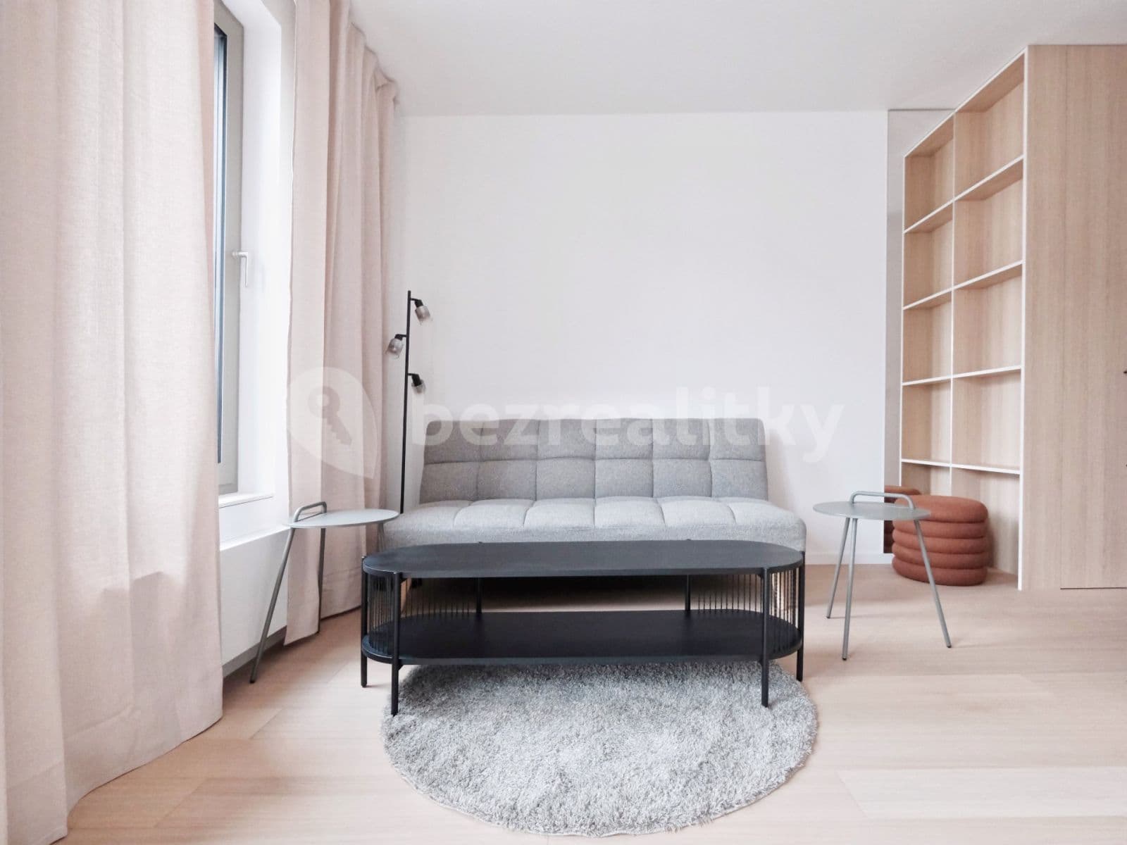 Pronájem bytu 2+1 37 m², Račianska, Nové Mesto, Bratislavský kraj Pronájem bytu 2+1 37 m², Račianska, Nové Mesto, Bratislavský kraj