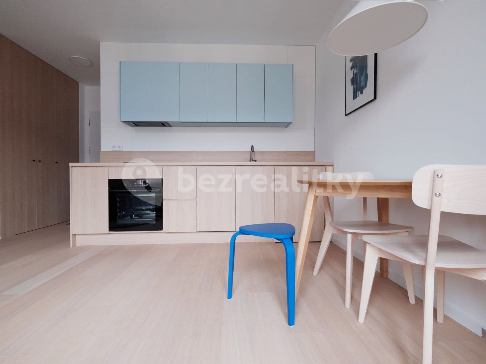 Pronájem bytu 2+1 37 m², Račianska, Nové Mesto, Bratislavský kraj Pronájem bytu 2+1 37 m², Račianska, Nové Mesto, Bratislavský kraj