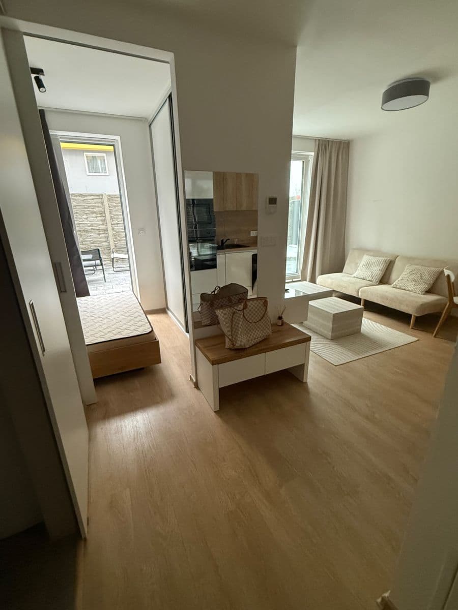Pronájem bytu 2+kk 38 m², Vřesová, Praha, Praha Pronájem bytu 2+kk 38 m², Vřesová, Praha, Praha