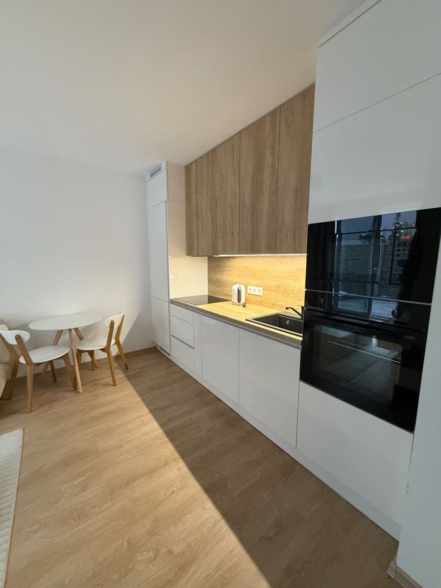 Pronájem bytu 2+kk 38 m², Vřesová, Praha, Praha Pronájem bytu 2+kk 38 m², Vřesová, Praha, Praha