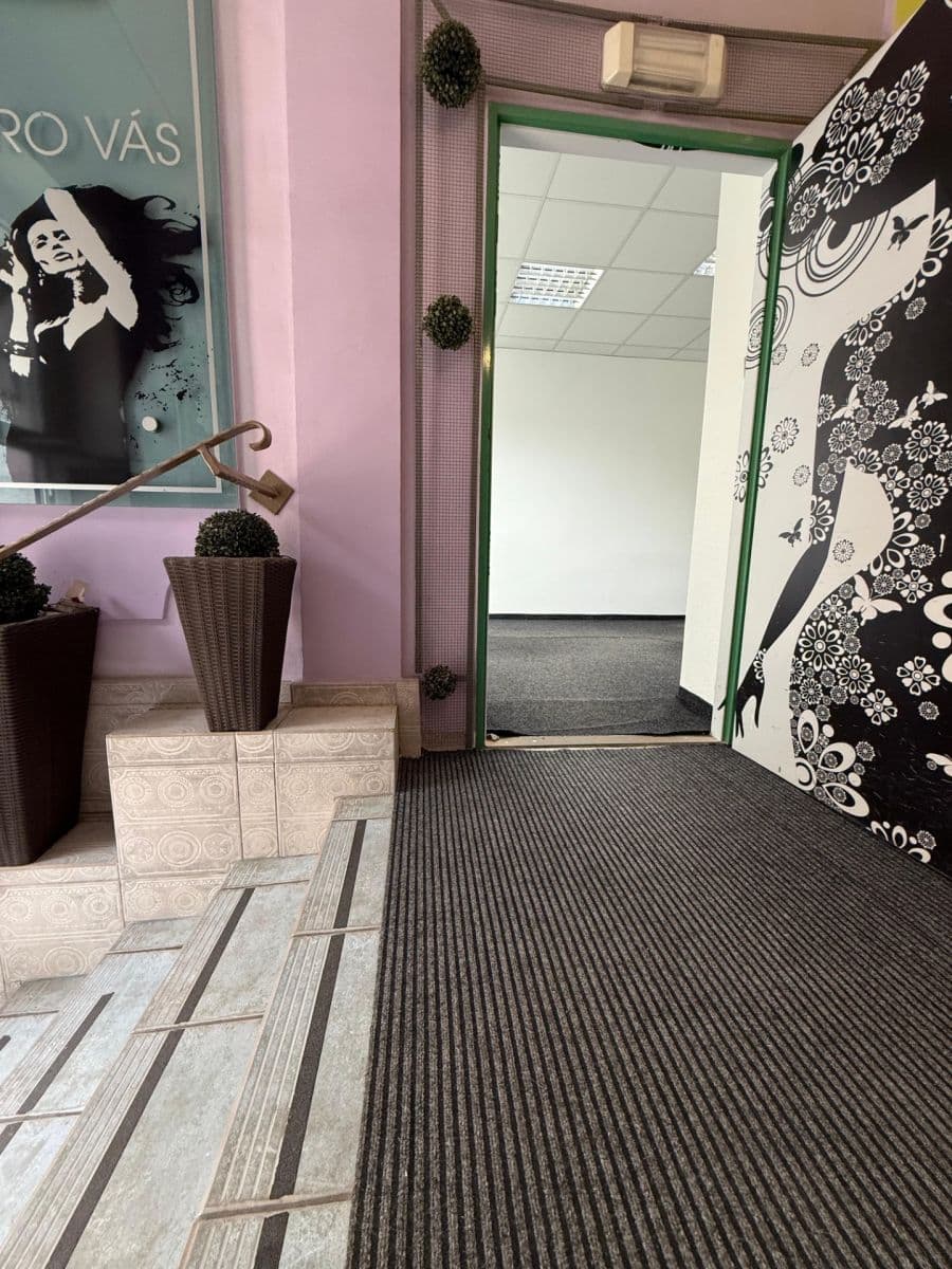 Pronájem nebytového prostoru 70 m², Koterovská, Plzeň, Plzeňský kraj Pronájem nebytového prostoru 70 m², Koterovská, Plzeň, Plzeňský kraj
