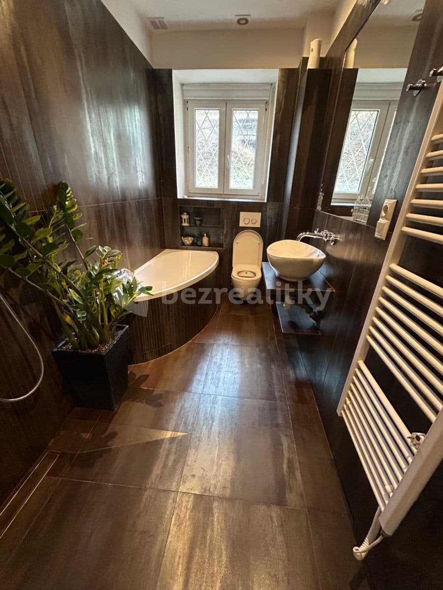Pronájem bytu 2+kk 44 m², Pod Hájkem, Praha, Praha Pronájem bytu 2+kk 44 m², Pod Hájkem, Praha, Praha