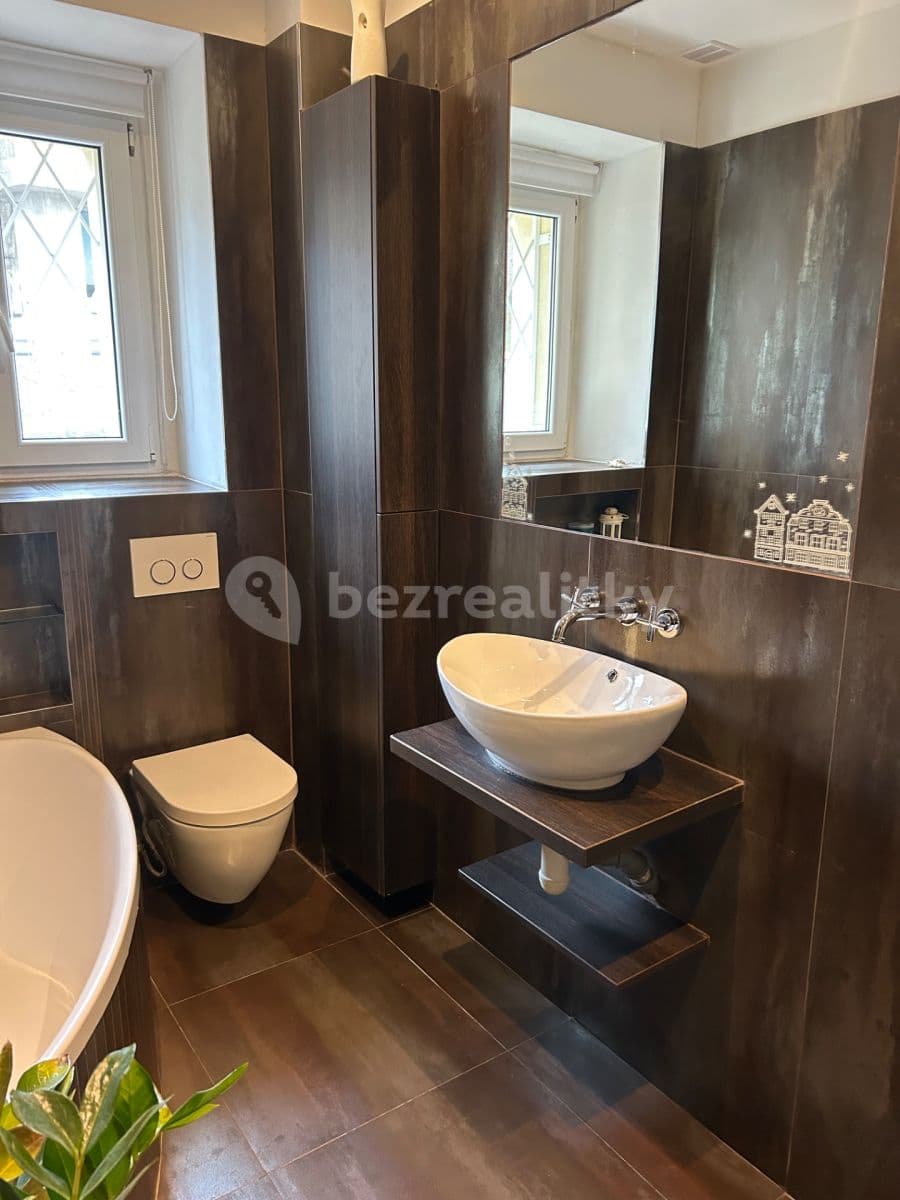 Pronájem bytu 2+kk 44 m², Pod Hájkem, Praha, Praha Pronájem bytu 2+kk 44 m², Pod Hájkem, Praha, Praha