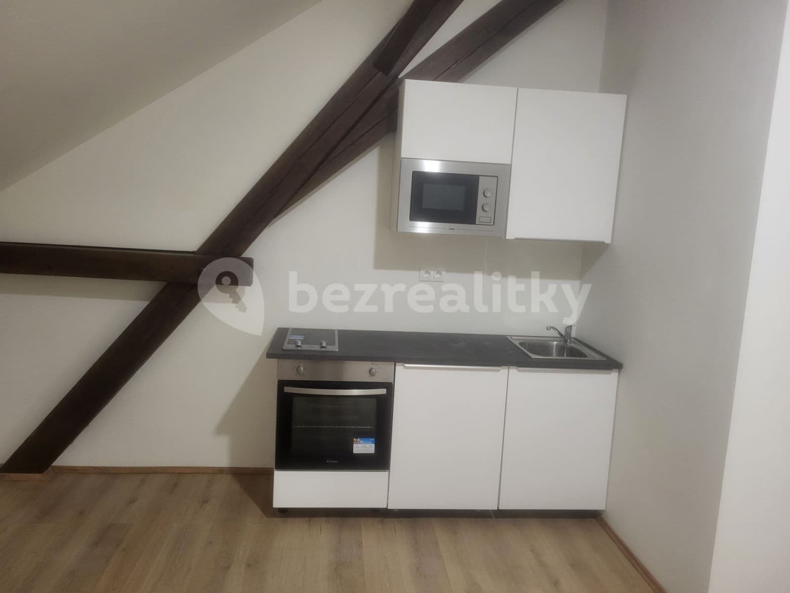 Pronájem bytu 1+kk 38 m², Netluky, Praha, Praha Pronájem bytu 1+kk 38 m², Netluky, Praha, Praha