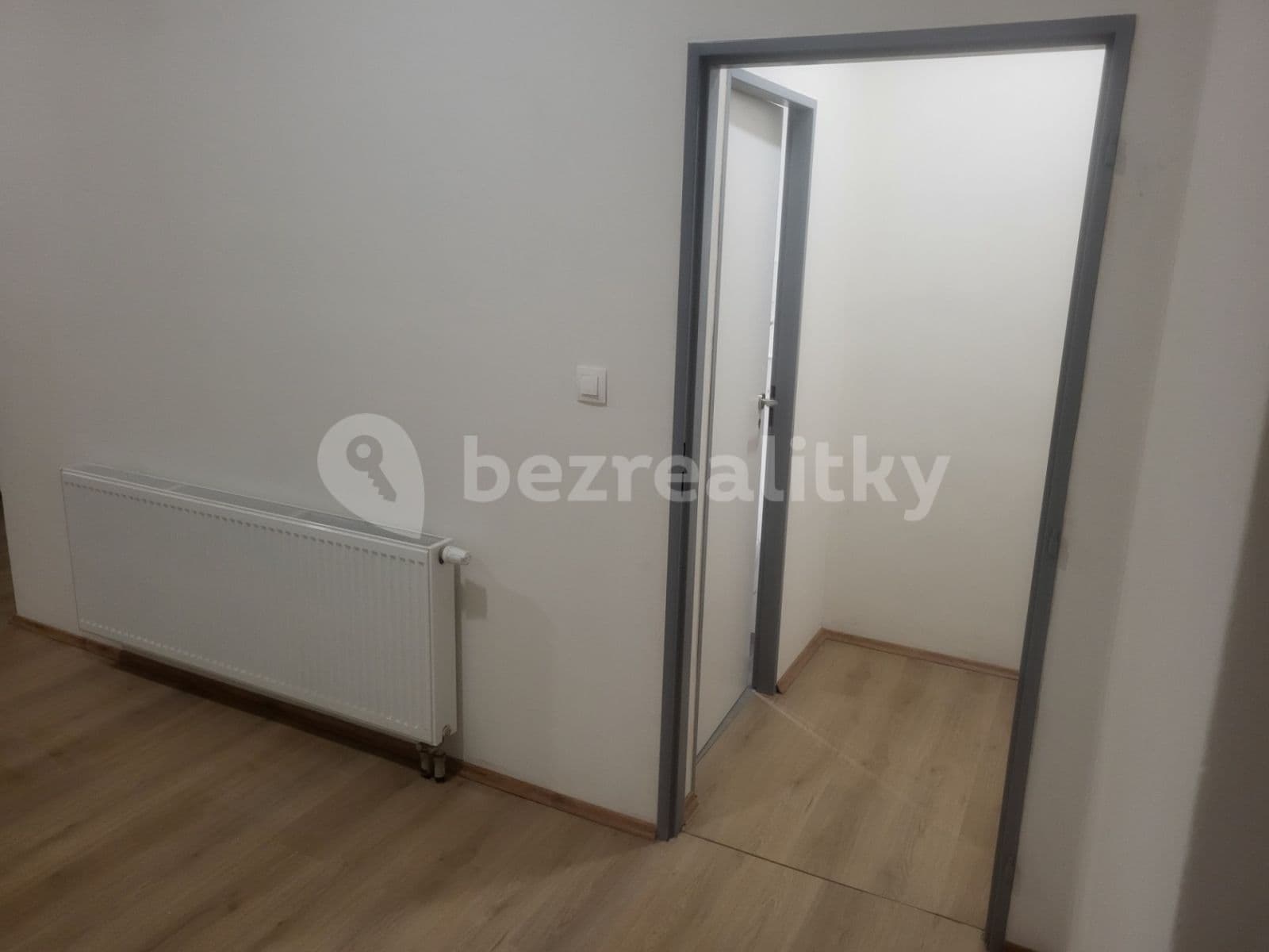 Pronájem bytu 1+kk 38 m², Netluky, Praha, Praha Pronájem bytu 1+kk 38 m², Netluky, Praha, Praha