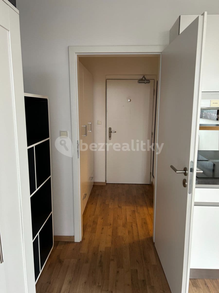 Pronájem bytu 1+kk 56 m², Hornoměcholupská, Praha, Praha Pronájem bytu 1+kk 56 m², Hornoměcholupská, Praha, Praha