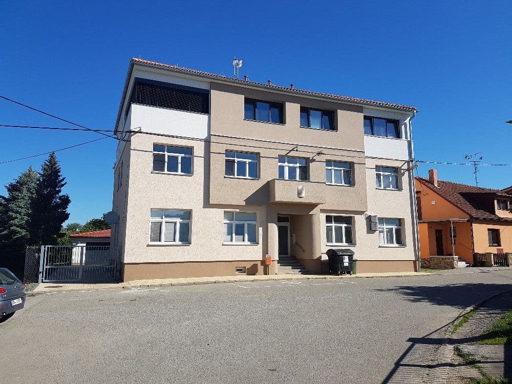 Pronájem bytu 3+1 60 m², Lipůvka, Jihomoravský kraj Pronájem bytu 3+1 60 m², Lipůvka, Jihomoravský kraj