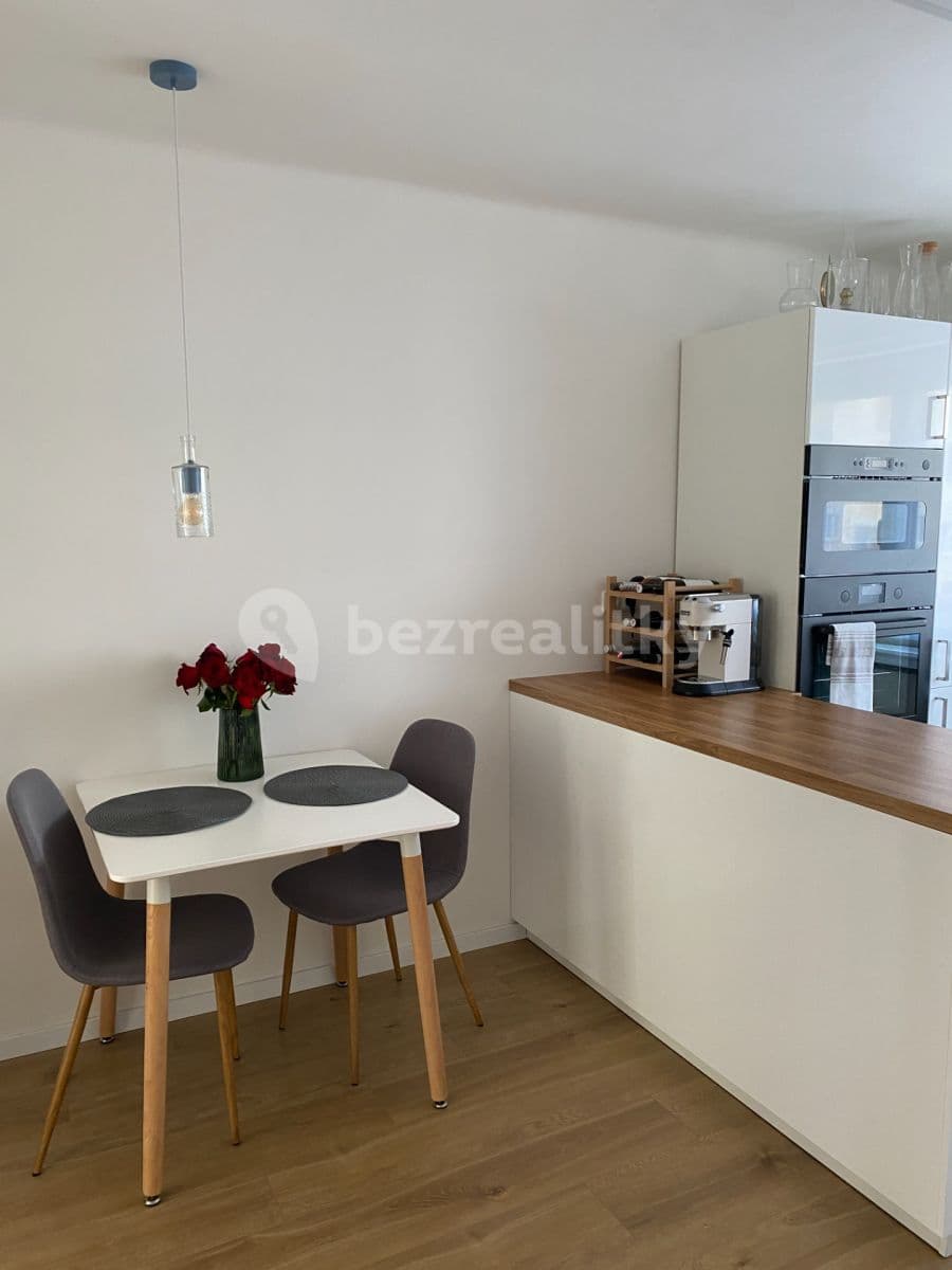 Pronájem bytu 2+kk 50 m², Jeremenkova, Praha, Praha Pronájem bytu 2+kk 50 m², Jeremenkova, Praha, Praha