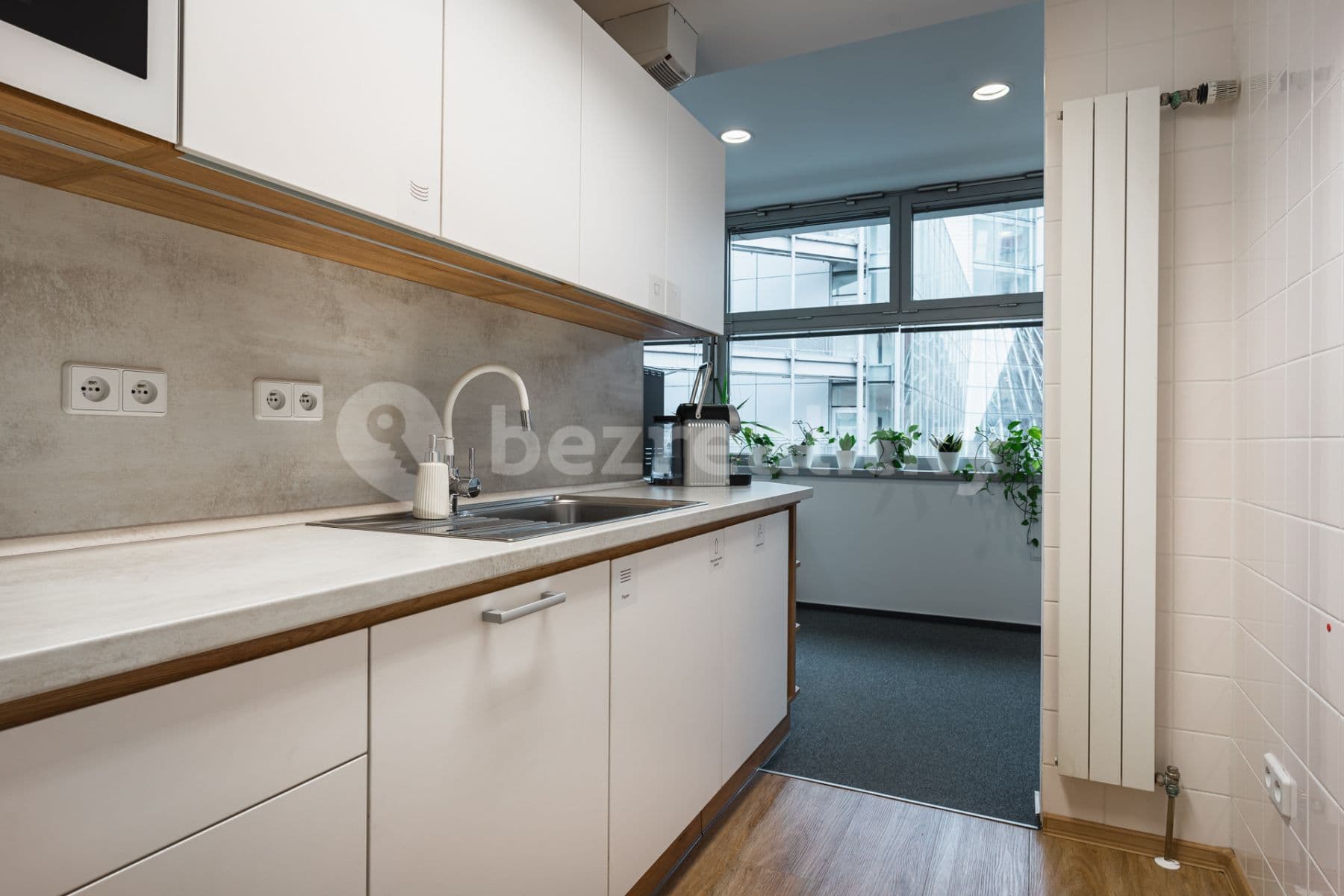 Pronájem kanceláře 450 m², Plynárenská, Brno, Jihomoravský kraj Pronájem kanceláře 450 m², Plynárenská, Brno, Jihomoravský kraj