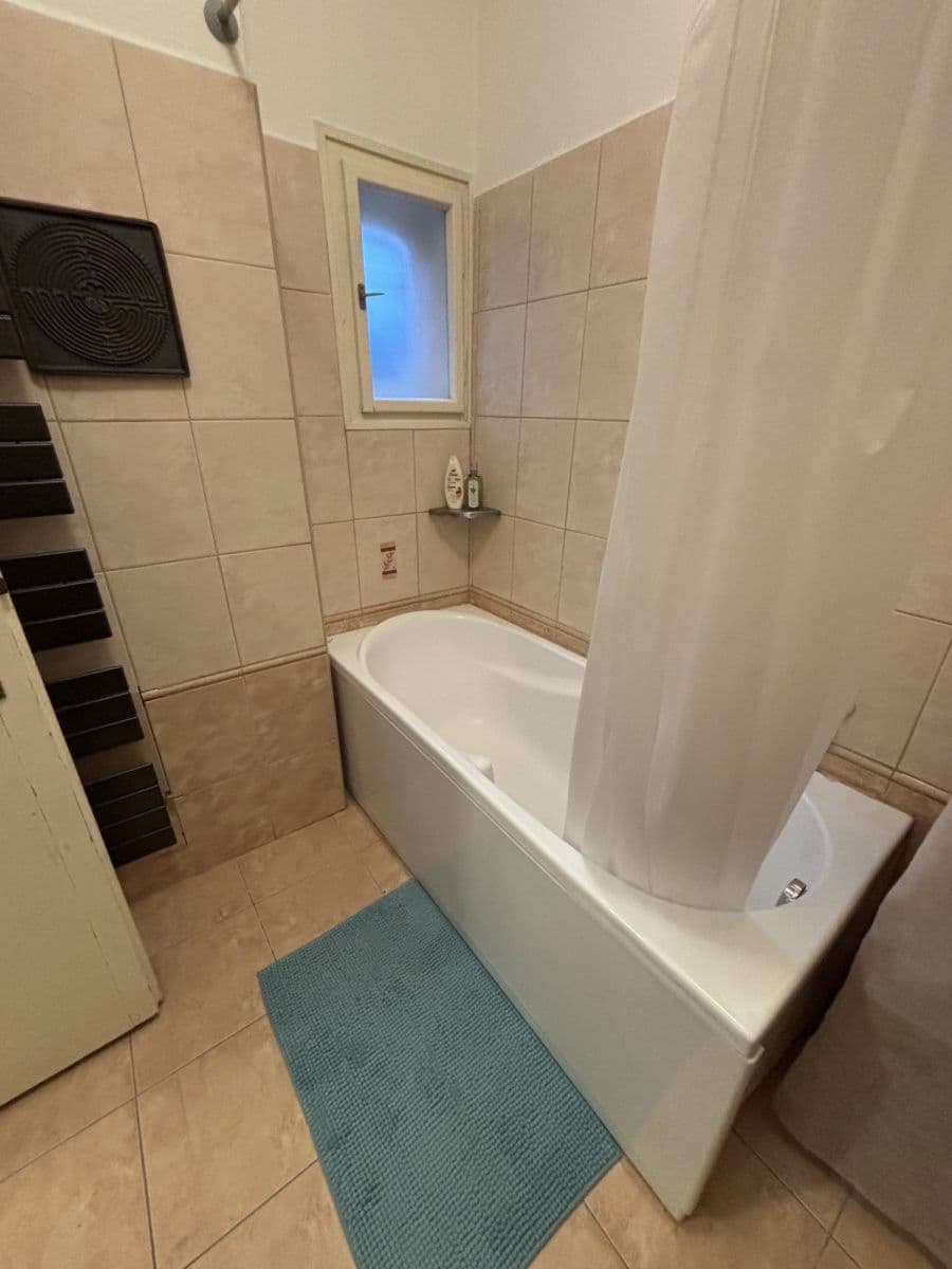 Pronájem bytu 85 m², Pod Štěpem, Praha, Praha Pronájem bytu 85 m², Pod Štěpem, Praha, Praha
