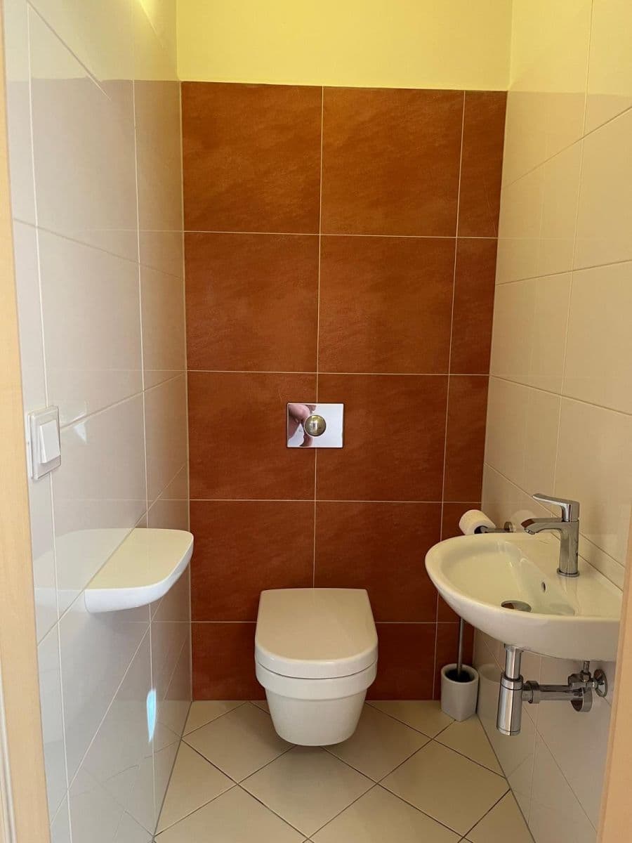 Prodej bytu 5+kk 220 m², Na Okraji, Praha, Praha Prodej bytu 5+kk 220 m², Na Okraji, Praha, Praha