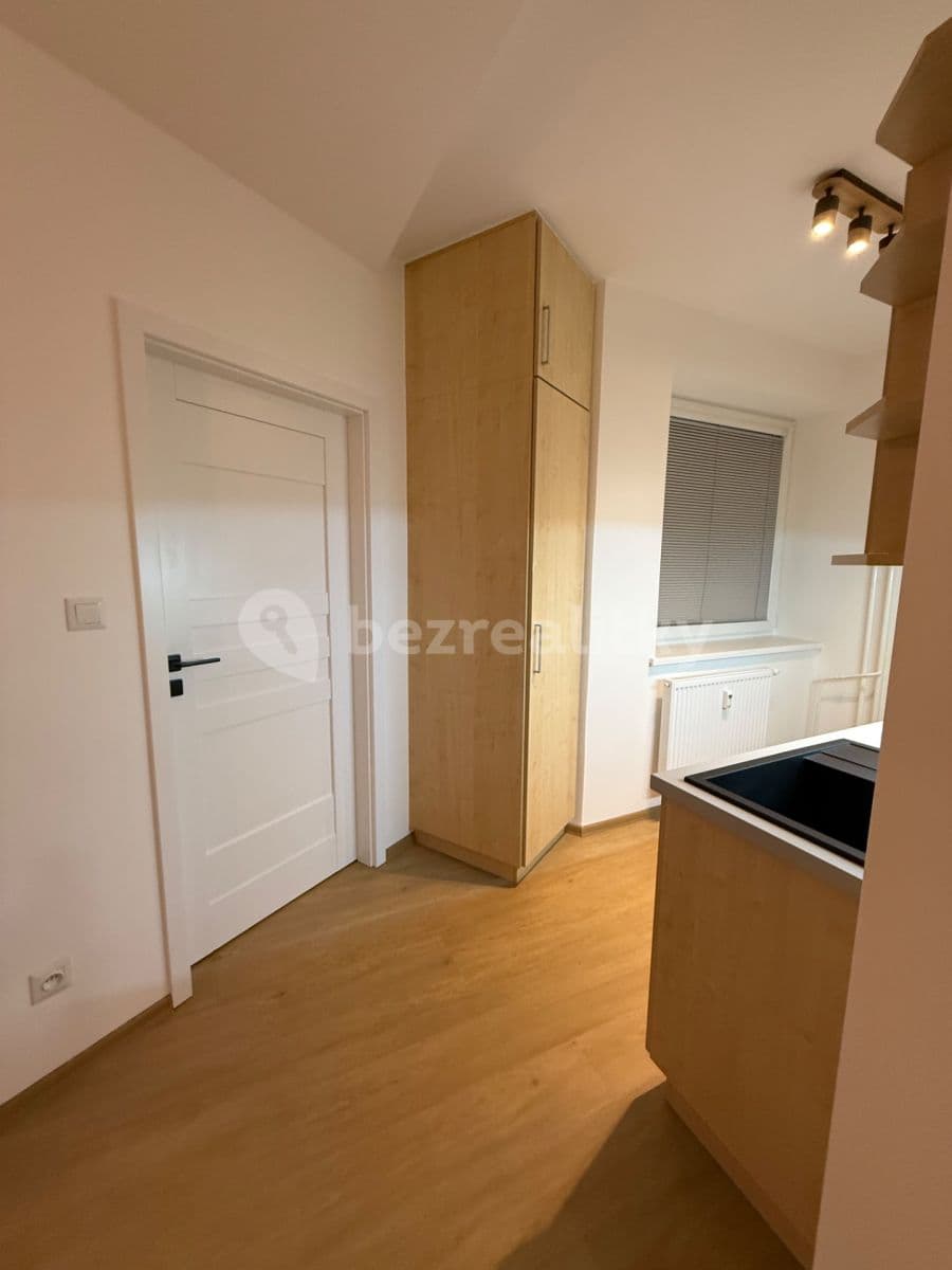 Pronájem bytu 4+kk 90 m², Škroupova, Hradec Králové, Královéhradecký kraj Pronájem bytu 4+kk 90 m², Škroupova, Hradec Králové, Královéhradecký kraj