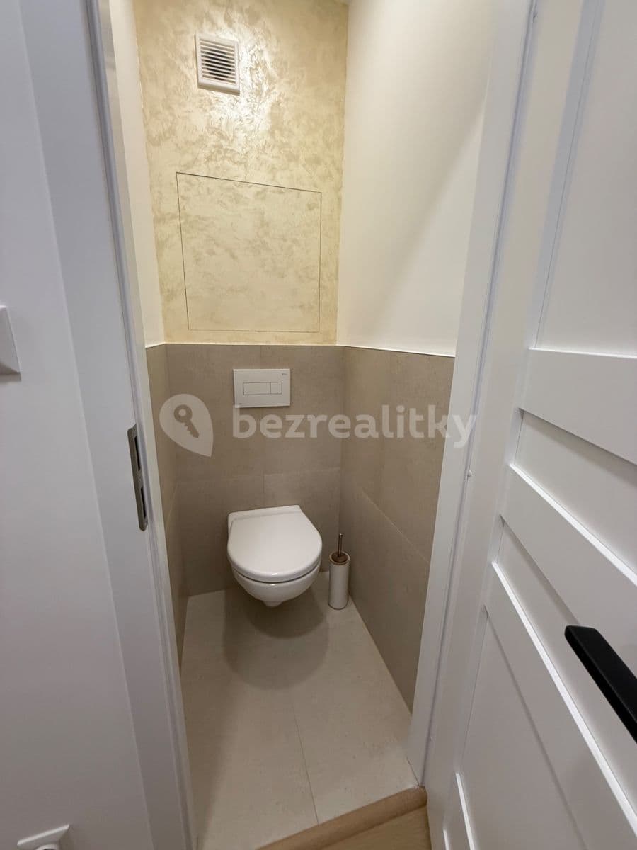 Pronájem bytu 4+kk 90 m², Škroupova, Hradec Králové, Královéhradecký kraj Pronájem bytu 4+kk 90 m², Škroupova, Hradec Králové, Královéhradecký kraj