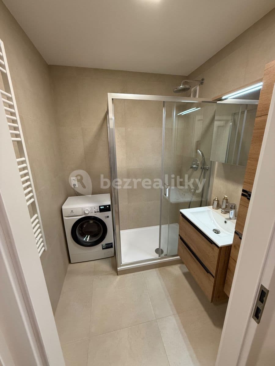 Pronájem bytu 4+kk 90 m², Škroupova, Hradec Králové, Královéhradecký kraj Pronájem bytu 4+kk 90 m², Škroupova, Hradec Králové, Královéhradecký kraj