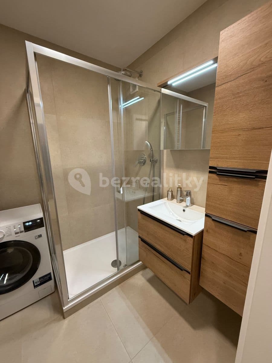 Pronájem bytu 4+kk 90 m², Škroupova, Hradec Králové, Královéhradecký kraj Pronájem bytu 4+kk 90 m², Škroupova, Hradec Králové, Královéhradecký kraj