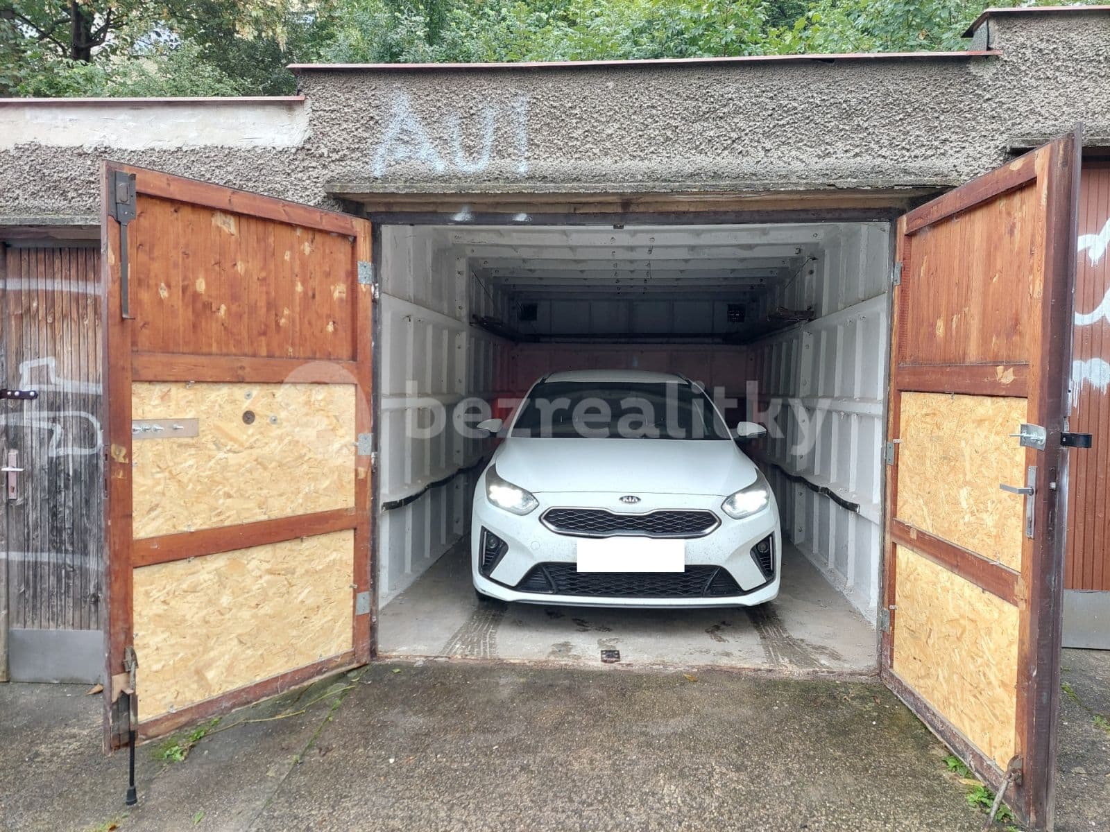 Pronájem garáže 19 m², Boleslavova, Praha, Praha Pronájem garáže 19 m², Boleslavova, Praha, Praha