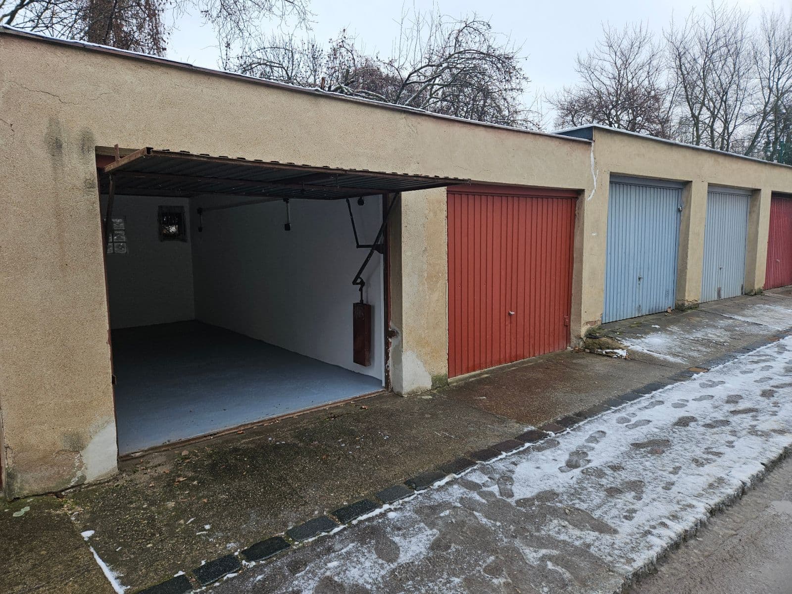 Prodej garáže 19 m², Buštěhradská, Praha, Praha Prodej garáže 19 m², Buštěhradská, Praha, Praha