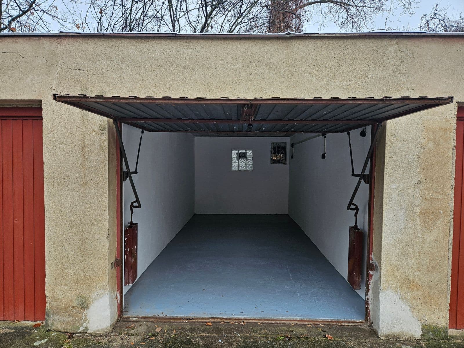 Prodej garáže 19 m², Buštěhradská, Praha, Praha Prodej garáže 19 m², Buštěhradská, Praha, Praha