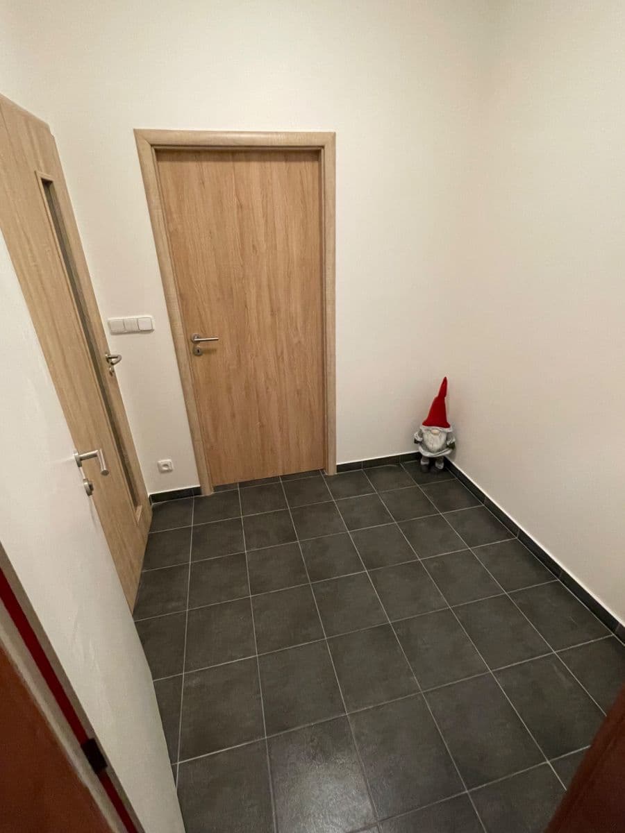 Pronájem bytu 1+kk 30 m², Ptice, Středočeský kraj Pronájem bytu 1+kk 30 m², Ptice, Středočeský kraj