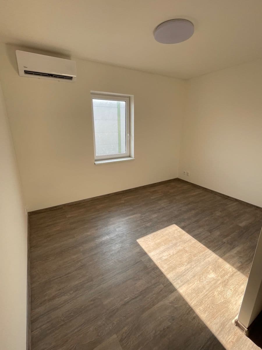 Pronájem bytu 2+kk 45 m², Ptice, Středočeský kraj Pronájem bytu 2+kk 45 m², Ptice, Středočeský kraj