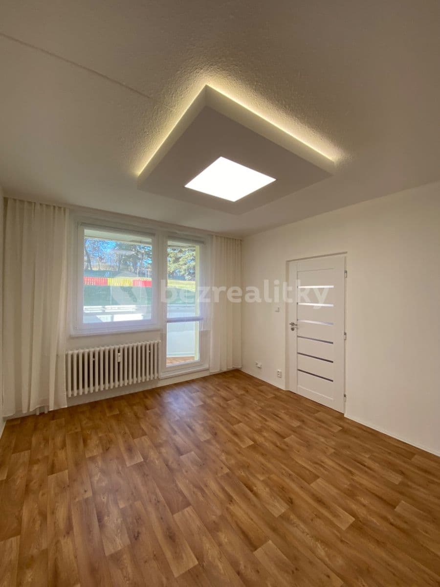 Pronájem bytu 3+1 74 m², Pod Soudním vrchem, Znojmo, Jihomoravský kraj Pronájem bytu 3+1 74 m², Pod Soudním vrchem, Znojmo, Jihomoravský kraj