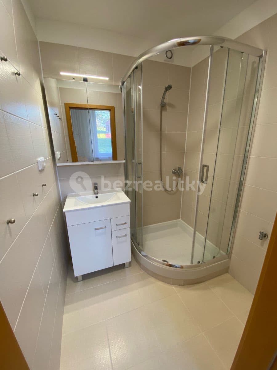 Pronájem bytu 3+1 74 m², Pod Soudním vrchem, Znojmo, Jihomoravský kraj Pronájem bytu 3+1 74 m², Pod Soudním vrchem, Znojmo, Jihomoravský kraj