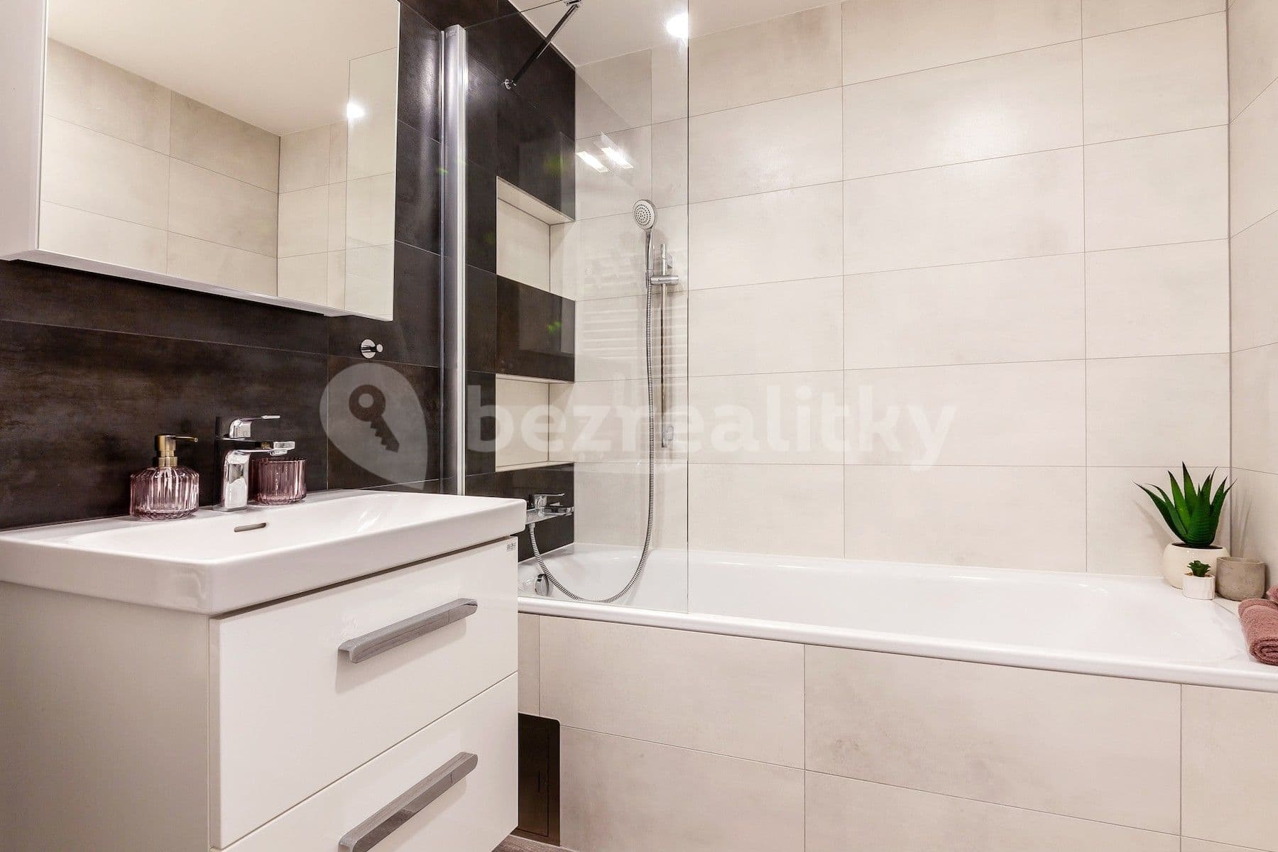 Pronájem bytu 4+kk 86 m², Zelený pruh, Praha, Praha Pronájem bytu 4+kk 86 m², Zelený pruh, Praha, Praha