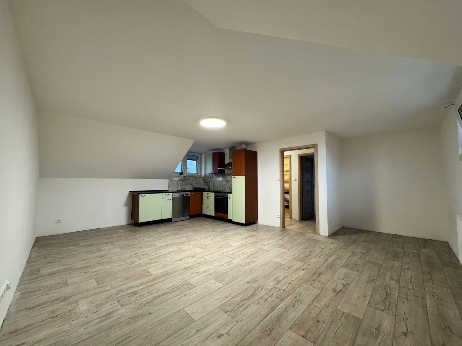 Pronájem bytu 2+kk 60 m², Štenclova, Dašice, Pardubický kraj Pronájem bytu 2+kk 60 m², Štenclova, Dašice, Pardubický kraj