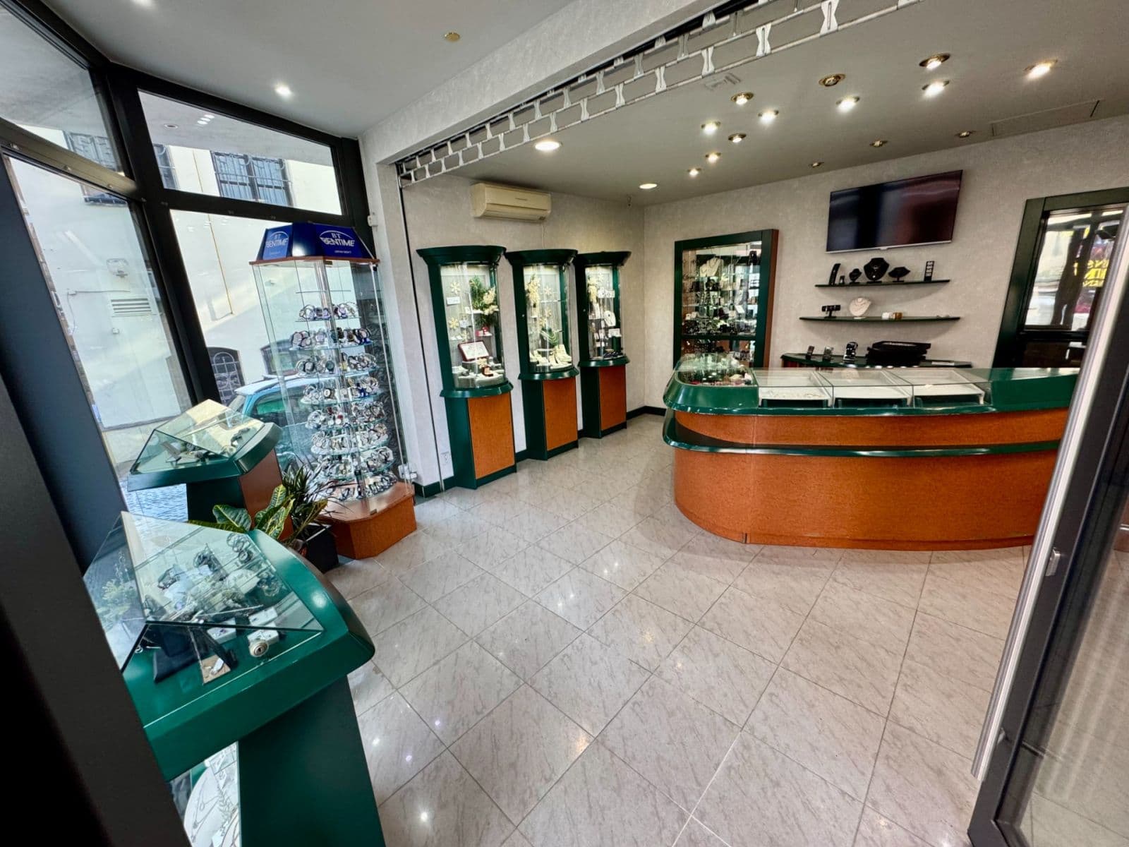 Pronájem nebytového prostoru 23 m², 17. listopadu, Ústí nad Orlicí, Pardubický kraj Pronájem nebytového prostoru 23 m², 17. listopadu, Ústí nad Orlicí, Pardubický kraj