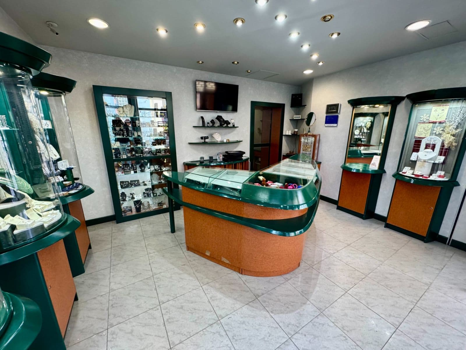 Pronájem nebytového prostoru 23 m², 17. listopadu, Ústí nad Orlicí, Pardubický kraj Pronájem nebytového prostoru 23 m², 17. listopadu, Ústí nad Orlicí, Pardubický kraj