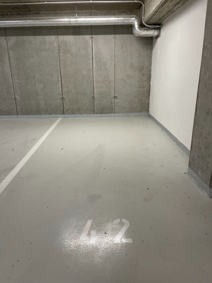 Pronájem garáže 15 m², U Sportovní školy, Pardubice, Pardubický kraj Pronájem garáže 15 m², U Sportovní školy, Pardubice, Pardubický kraj