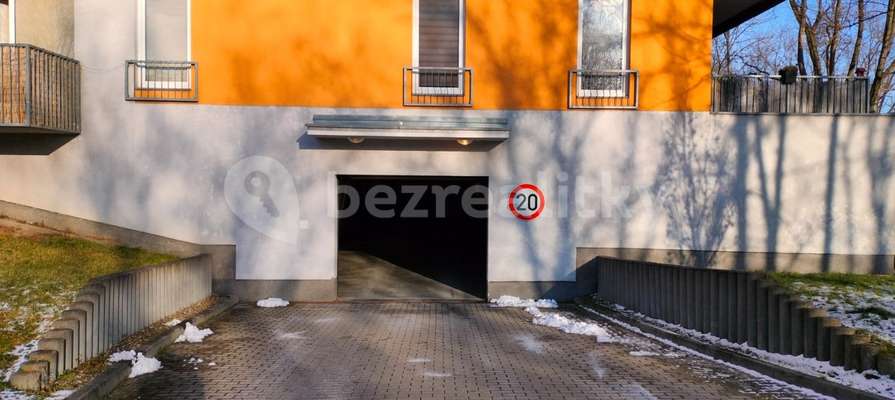 Pronájem garáže 14 m², Ungarova, Praha, Praha Pronájem garáže 14 m², Ungarova, Praha, Praha