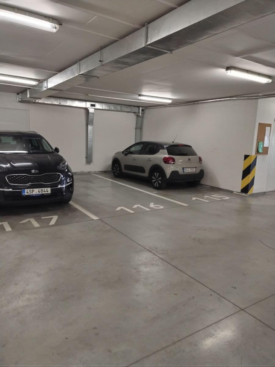 Pronájem garáže 17 m², Praha, Praha Pronájem garáže 17 m², Praha, Praha