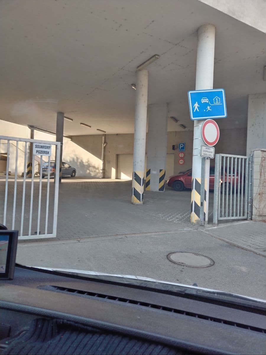 Pronájem garáže 17 m², Praha, Praha Pronájem garáže 17 m², Praha, Praha