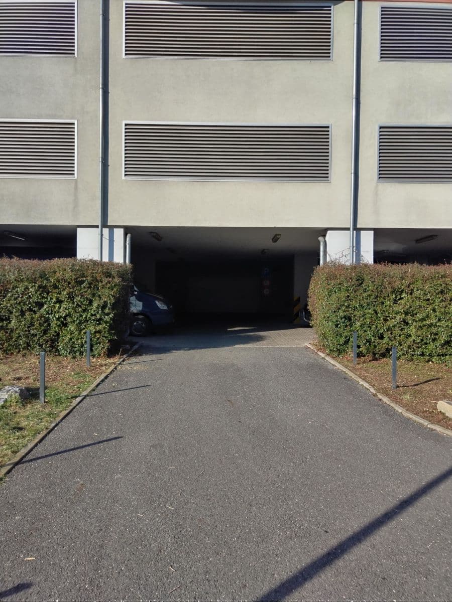 Pronájem garáže 17 m², Praha, Praha Pronájem garáže 17 m², Praha, Praha