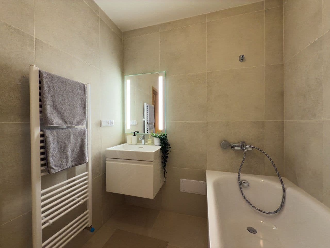 Pronájem bytu 100 m², Londýnská, Praha, Praha Pronájem bytu 100 m², Londýnská, Praha, Praha