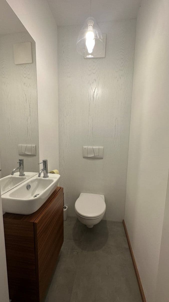 Pronájem bytu 2+kk 57 m², Pickova, Praha, Praha Pronájem bytu 2+kk 57 m², Pickova, Praha, Praha