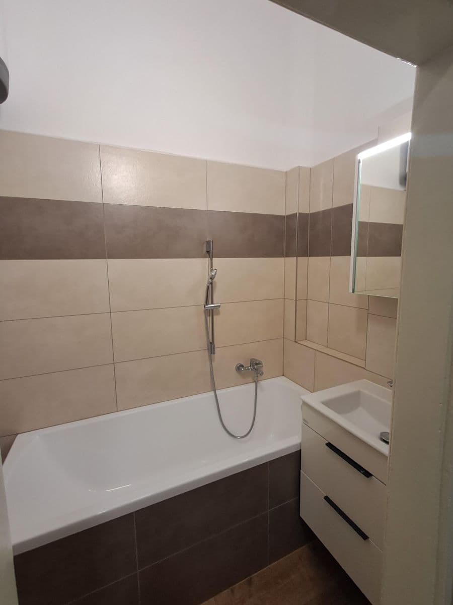Pronájem bytu 2+1 65 m², Kodaňská, Praha, Praha Pronájem bytu 2+1 65 m², Kodaňská, Praha, Praha