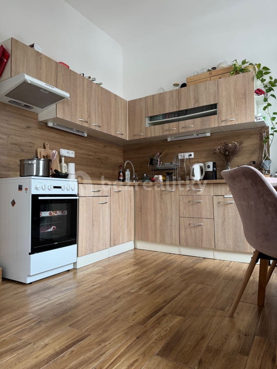 Pronájem bytu 1+1 41 m², Pod Kavalírkou, Praha, Praha Pronájem bytu 1+1 41 m², Pod Kavalírkou, Praha, Praha