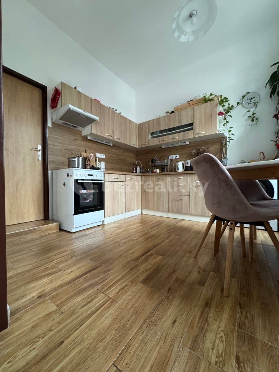 Pronájem bytu 1+1 41 m², Pod Kavalírkou, Praha, Praha Pronájem bytu 1+1 41 m², Pod Kavalírkou, Praha, Praha