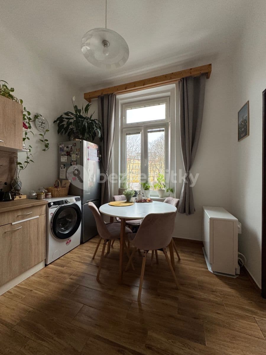 Pronájem bytu 1+1 41 m², Pod Kavalírkou, Praha, Praha Pronájem bytu 1+1 41 m², Pod Kavalírkou, Praha, Praha